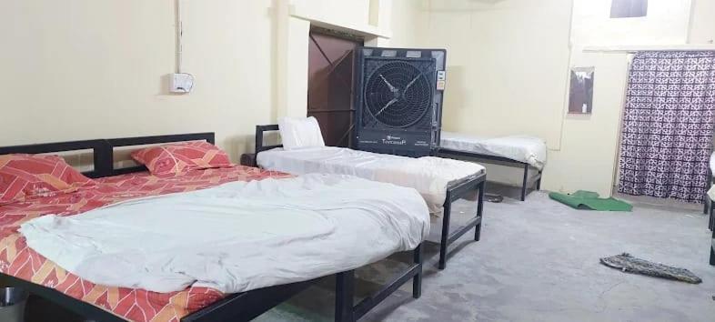 Shree Kashi Govardhan Dham Hotel Ujjain Buitenkant foto